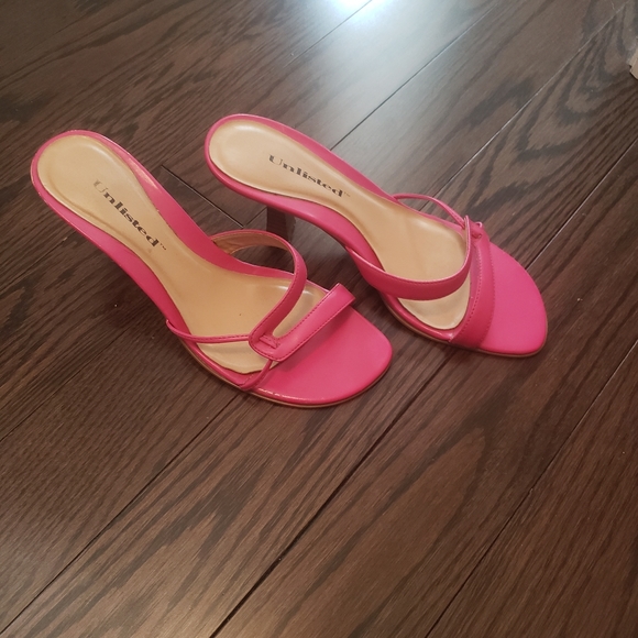 Women's Shoes - Picture 3 of 4